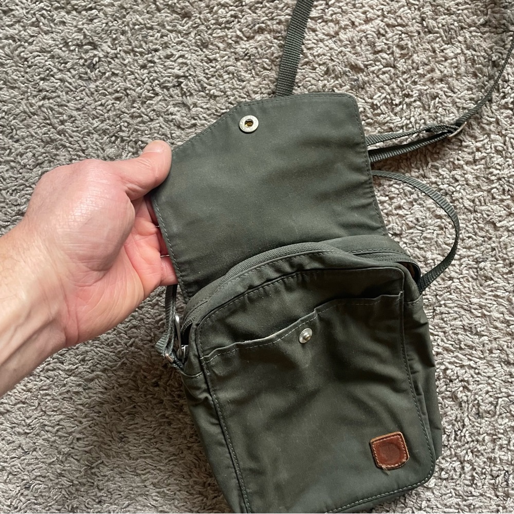 Fjallraven Pocket Bag G-1000 Crossbody Zip Green Travel Hiking Snap Close - Picture 10 of 16